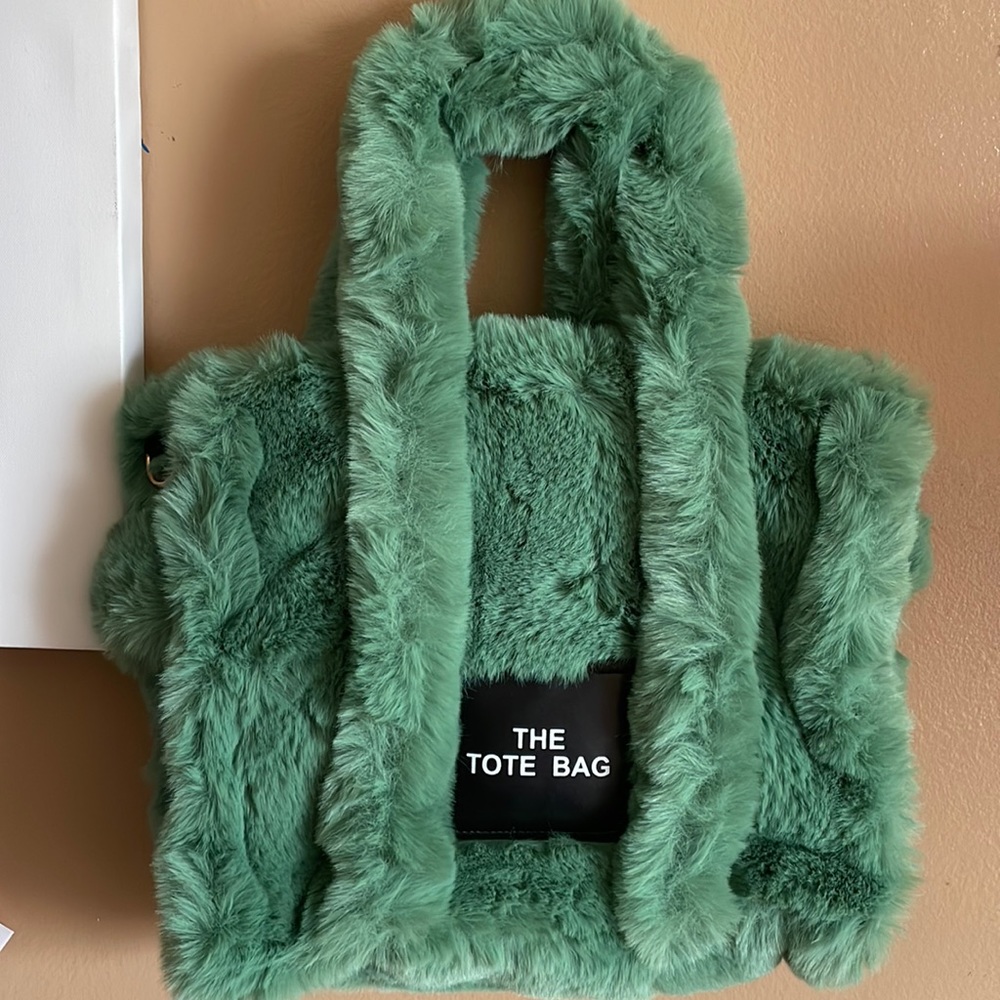 The Tote Bag In Green
